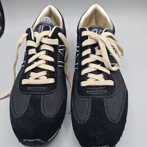 Easy Spirit Black and Cream Sneakers